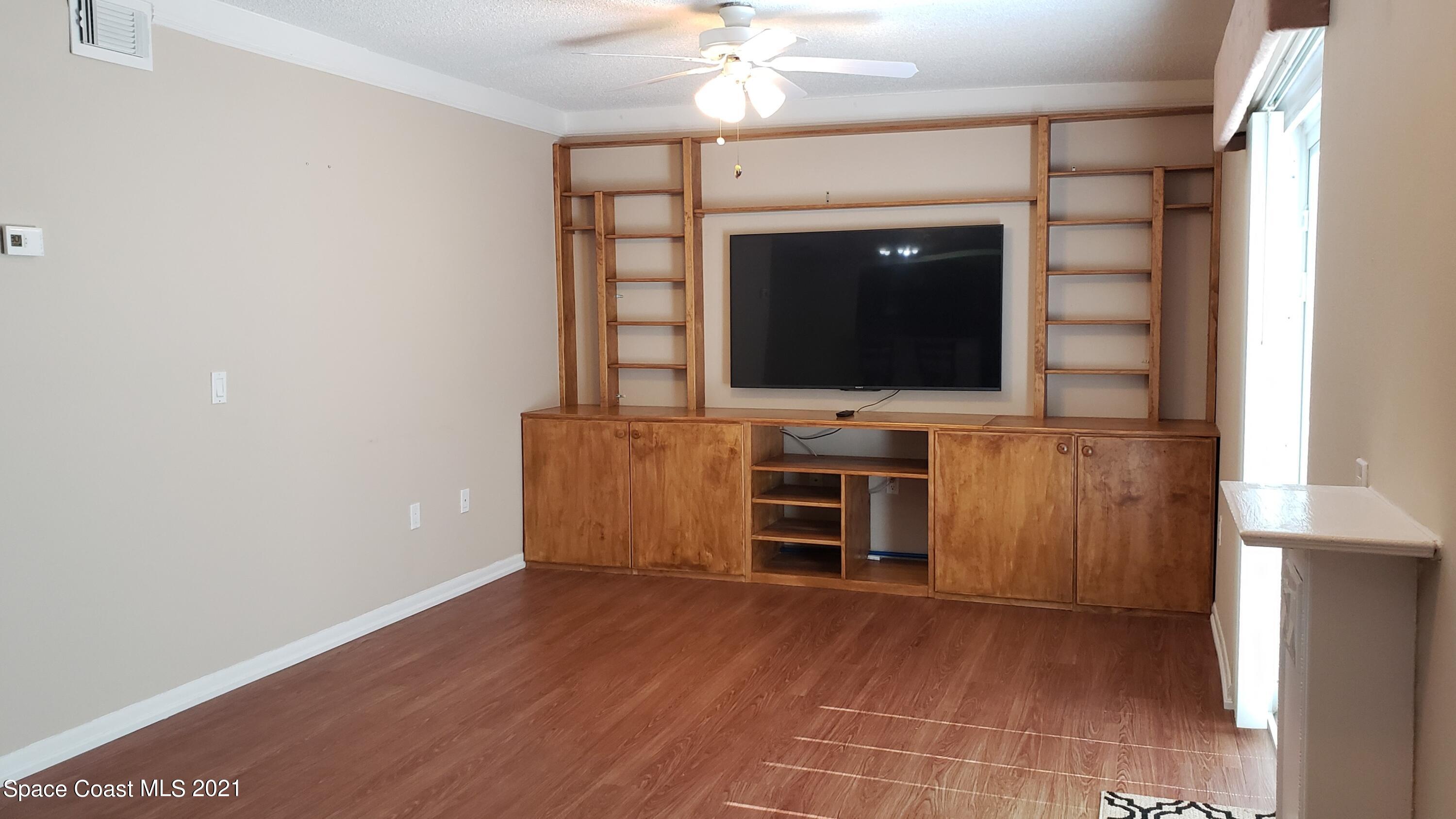 653 Ridge Club Drive, Unit 27 Melbourne, FL 32934 - Photo 14 of 31 Living Area