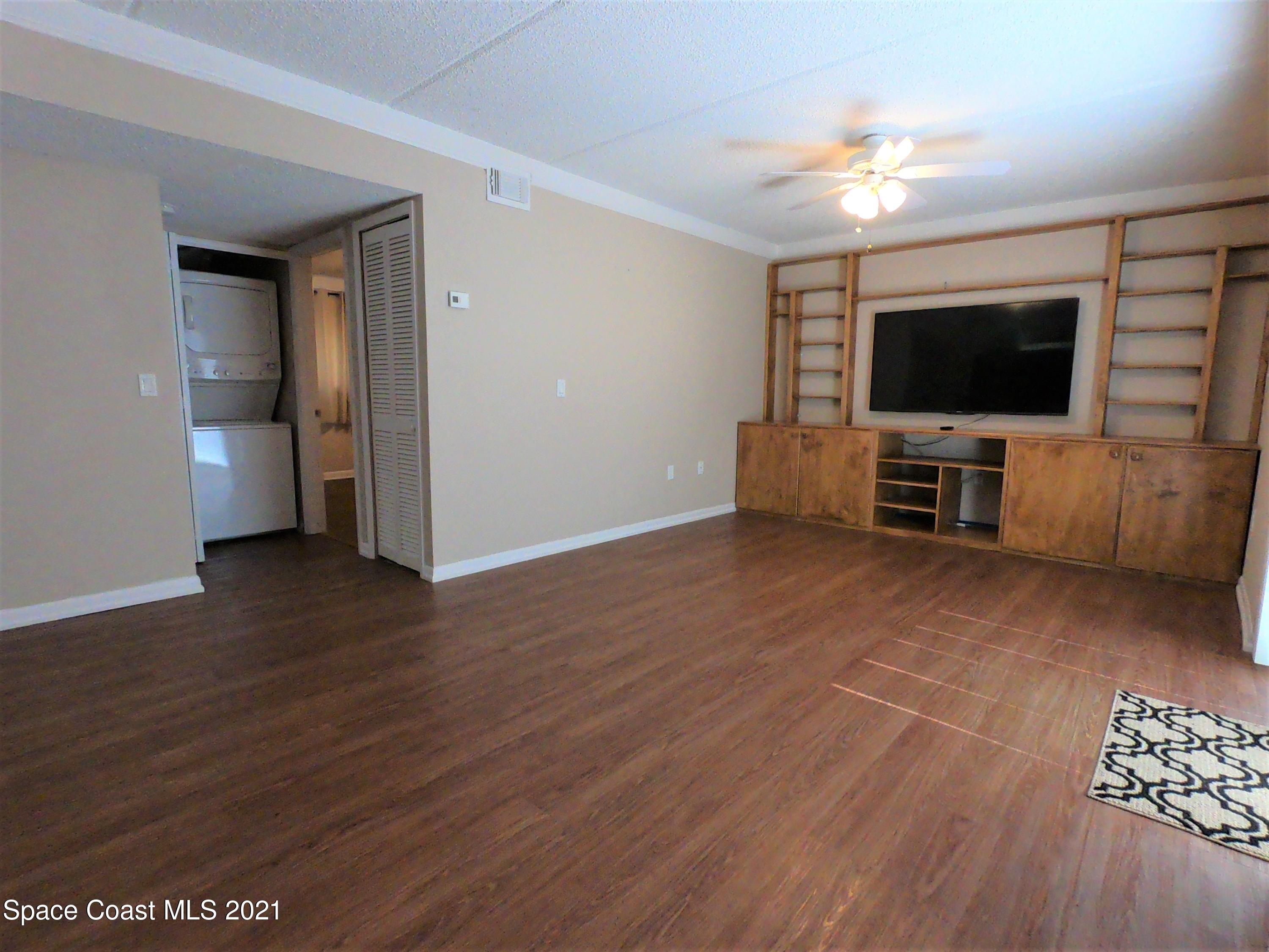 653 Ridge Club Drive, Unit 27 Melbourne, FL 32934 - Photo 15 of 31 Living Area
