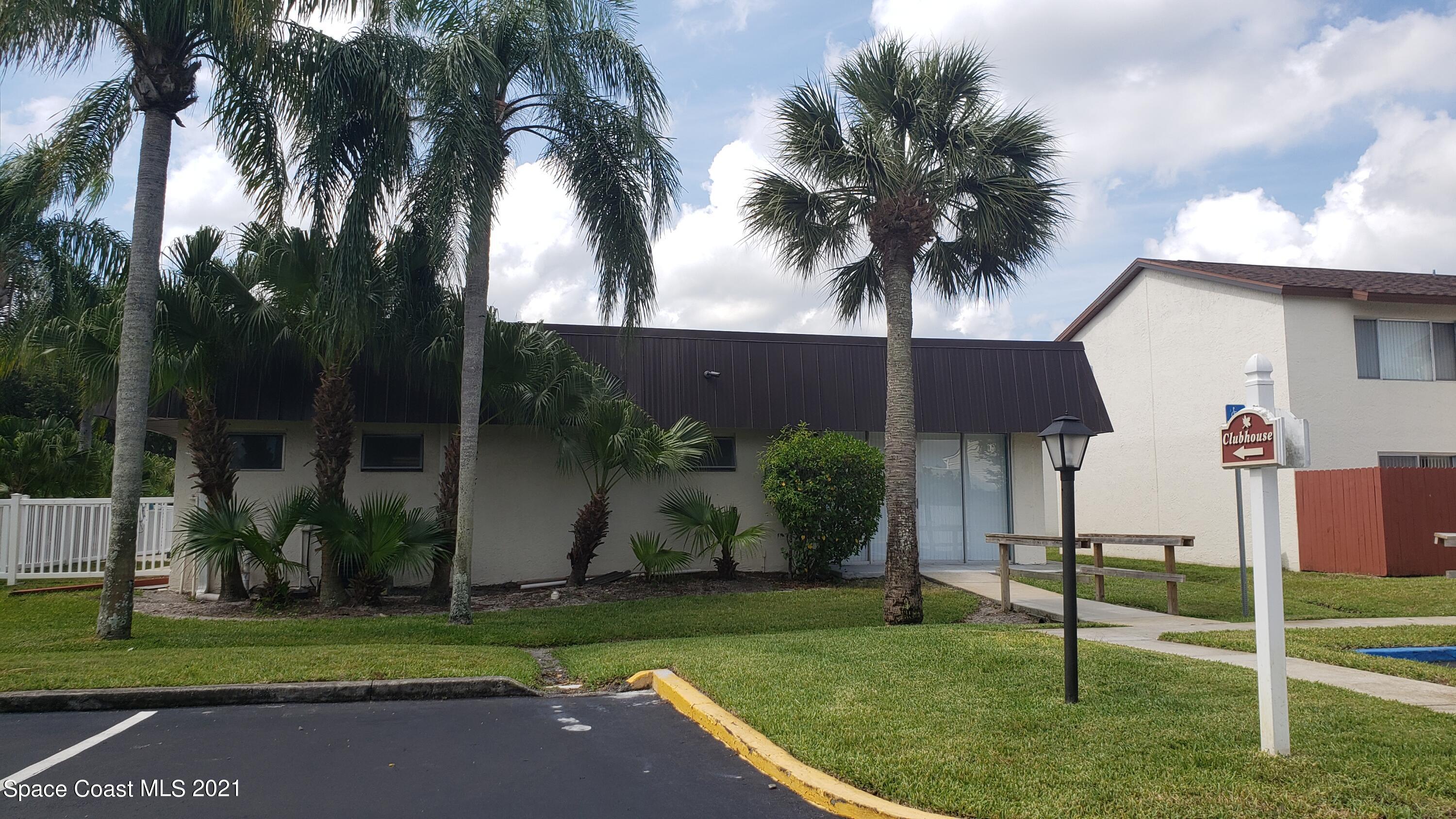 653 Ridge Club Drive, Unit 27 Melbourne, FL 32934 - Photo 31 of 31 Clubhouse