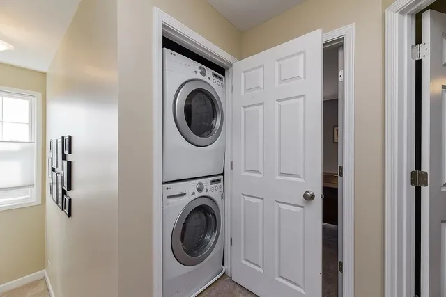 $3,300 | 415 North President Street, Unit A, Wheaton, IL 60187