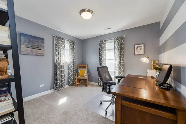 $3,300 | 415 North President Street, Unit A, Wheaton, IL 60187