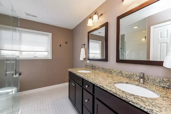 $3,300 | 415 North President Street, Unit A, Wheaton, IL 60187