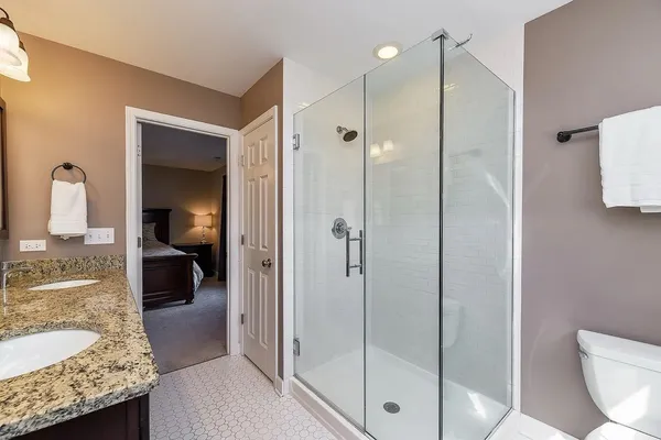 $3,300 | 415 North President Street, Unit A, Wheaton, IL 60187