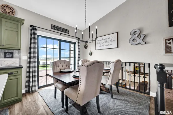 $289,900 | 1821 Parkfield Drive, Pekin, IL 61554