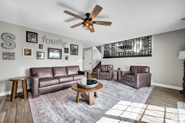 $289,900 | 1821 Parkfield Drive, Pekin, IL 61554