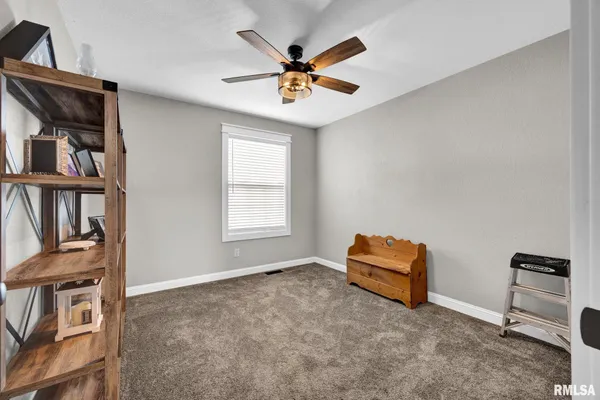 $289,900 | 1821 Parkfield Drive, Pekin, IL 61554