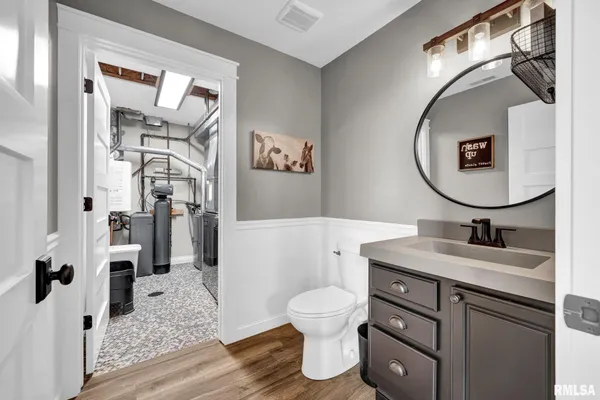 $289,900 | 1821 Parkfield Drive, Pekin, IL 61554