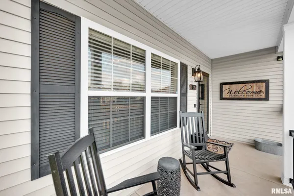 $289,900 | 1821 Parkfield Drive, Pekin, IL 61554