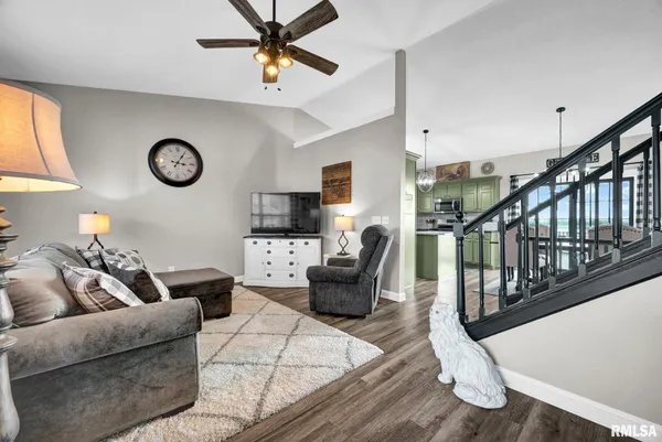 $289,900 | 1821 Parkfield Drive, Pekin, IL 61554