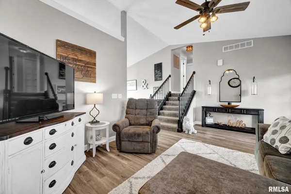 $289,900 | 1821 Parkfield Drive, Pekin, IL 61554