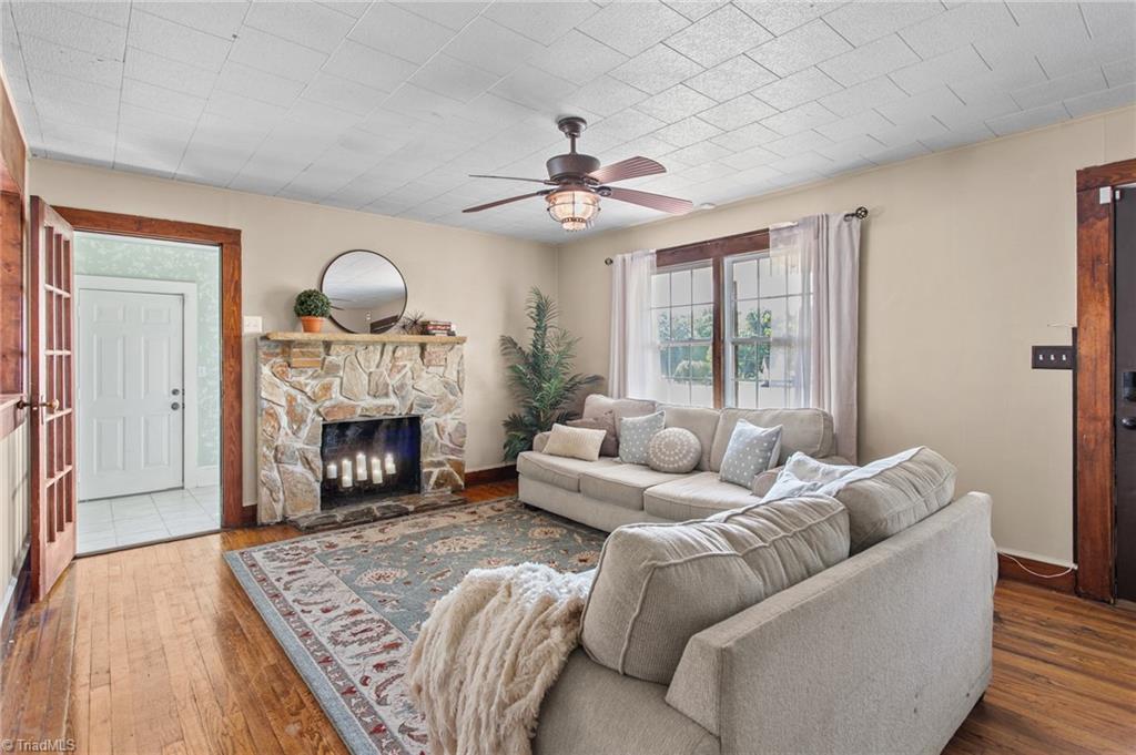 9011 Cook Farm Road Belews Creek, NC 27009 - Photo 4 of 43 Gallery Image 4