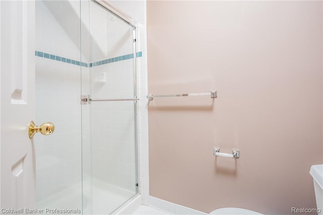 8483 Lee Road Brighton, MI 48116 - Photo 25 of 41 Large master shower