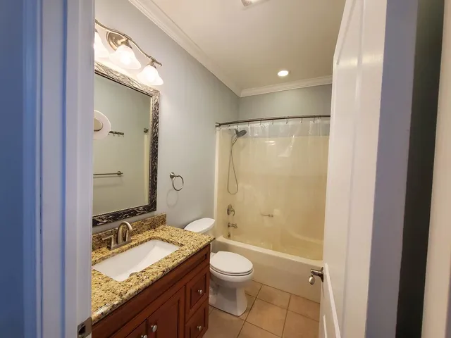 $389,900 | 1142 Cedar Ridge Drive, Carbondale, IL 62901