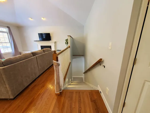 $389,900 | 1142 Cedar Ridge Drive, Carbondale, IL 62901