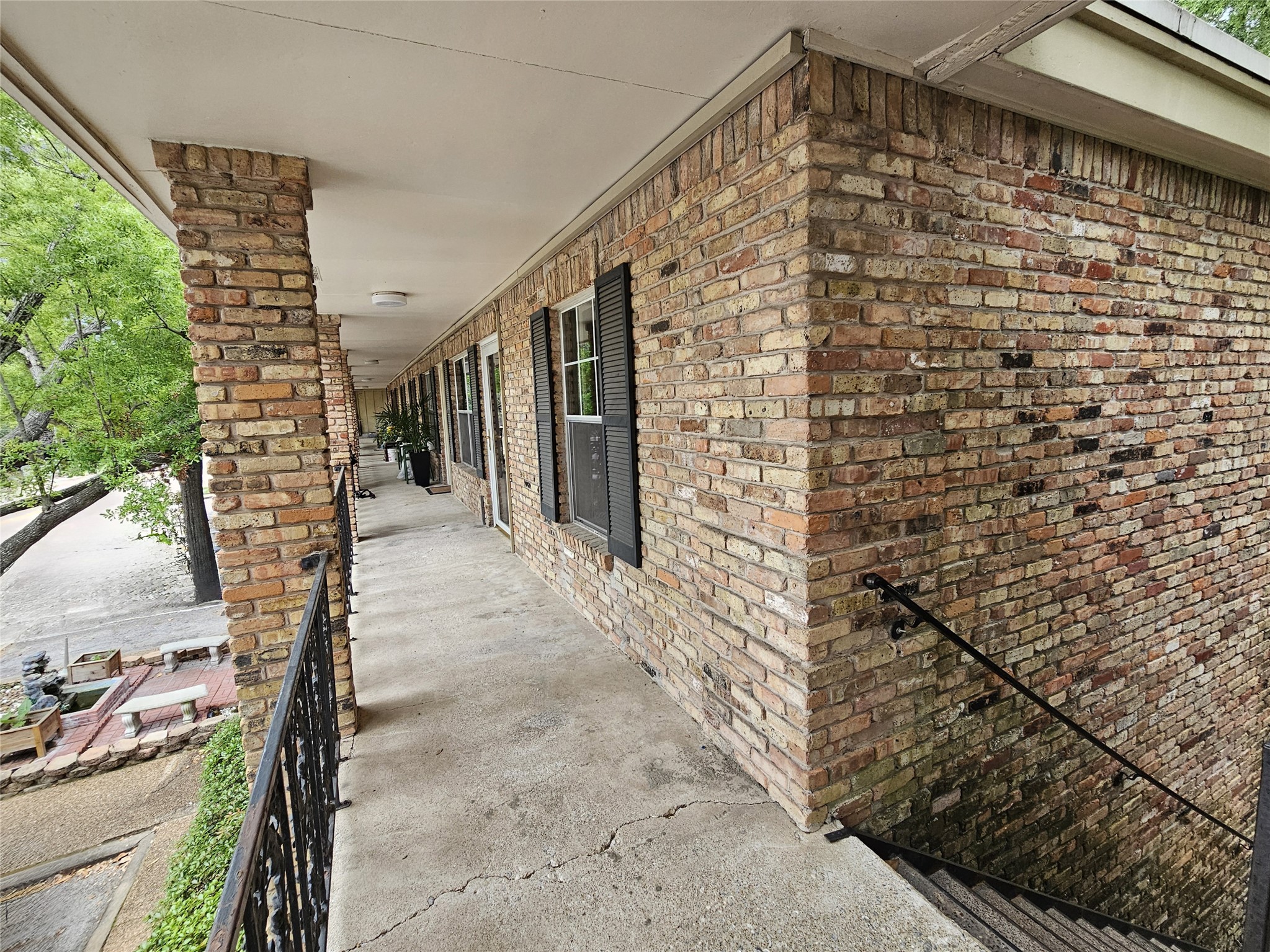 3224 Timmons Lane, Unit 128 Houston, TX 77027 - Photo 4 of 34