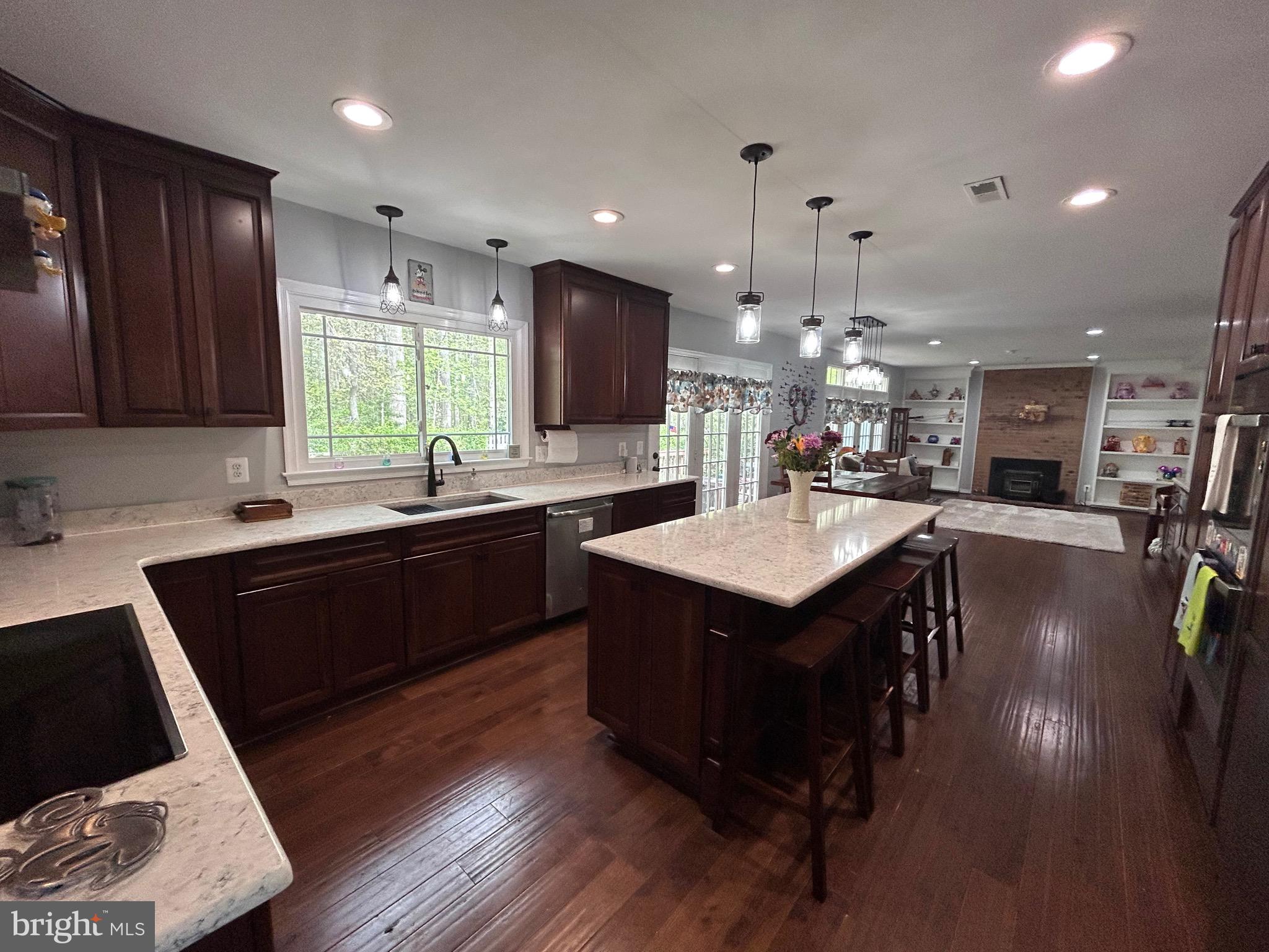 9406 Eagle Trace Fairfax Station, VA 22039 - Photo 12 of 39