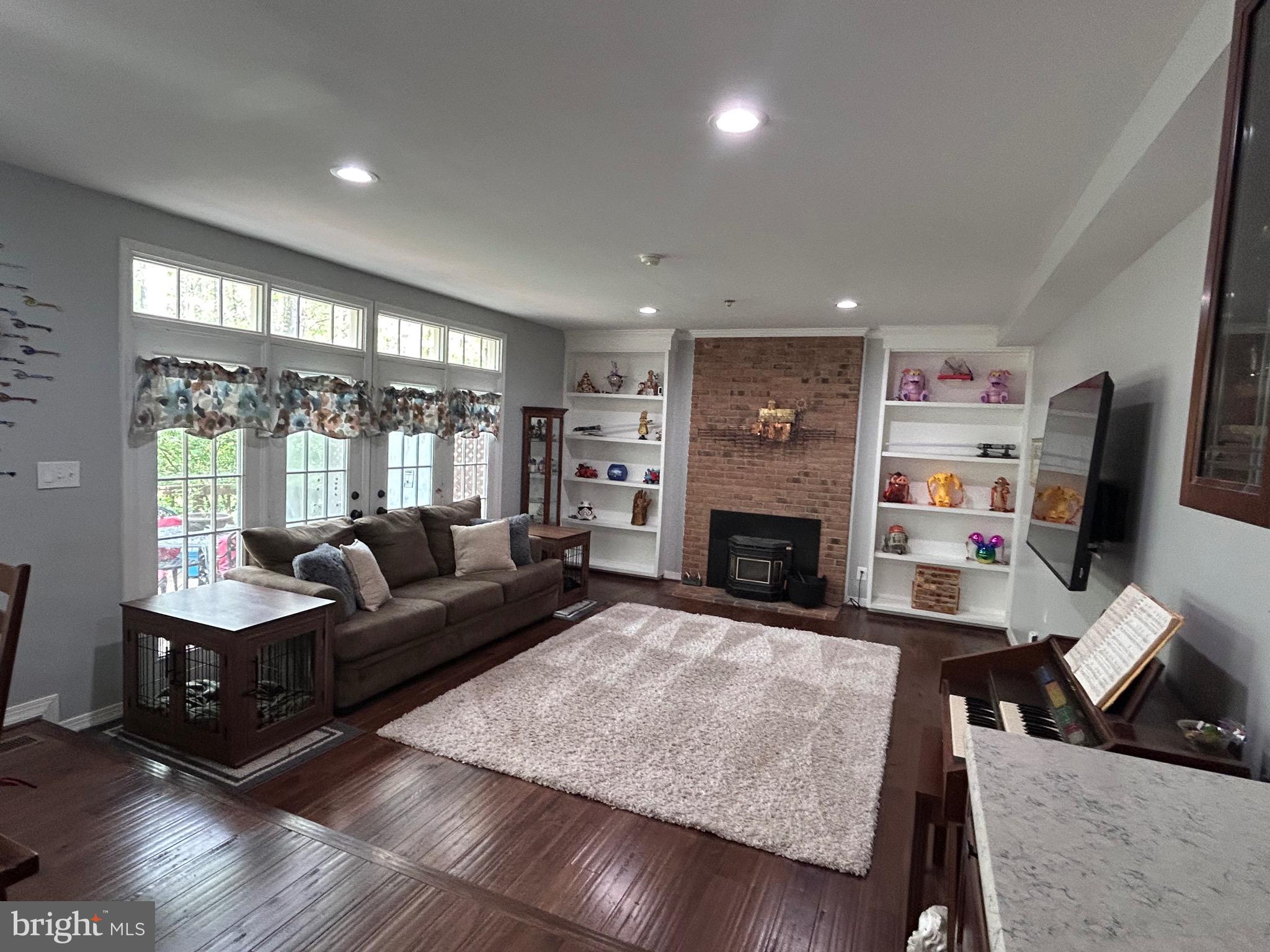 9406 Eagle Trace Fairfax Station, VA 22039 - Photo 15 of 39