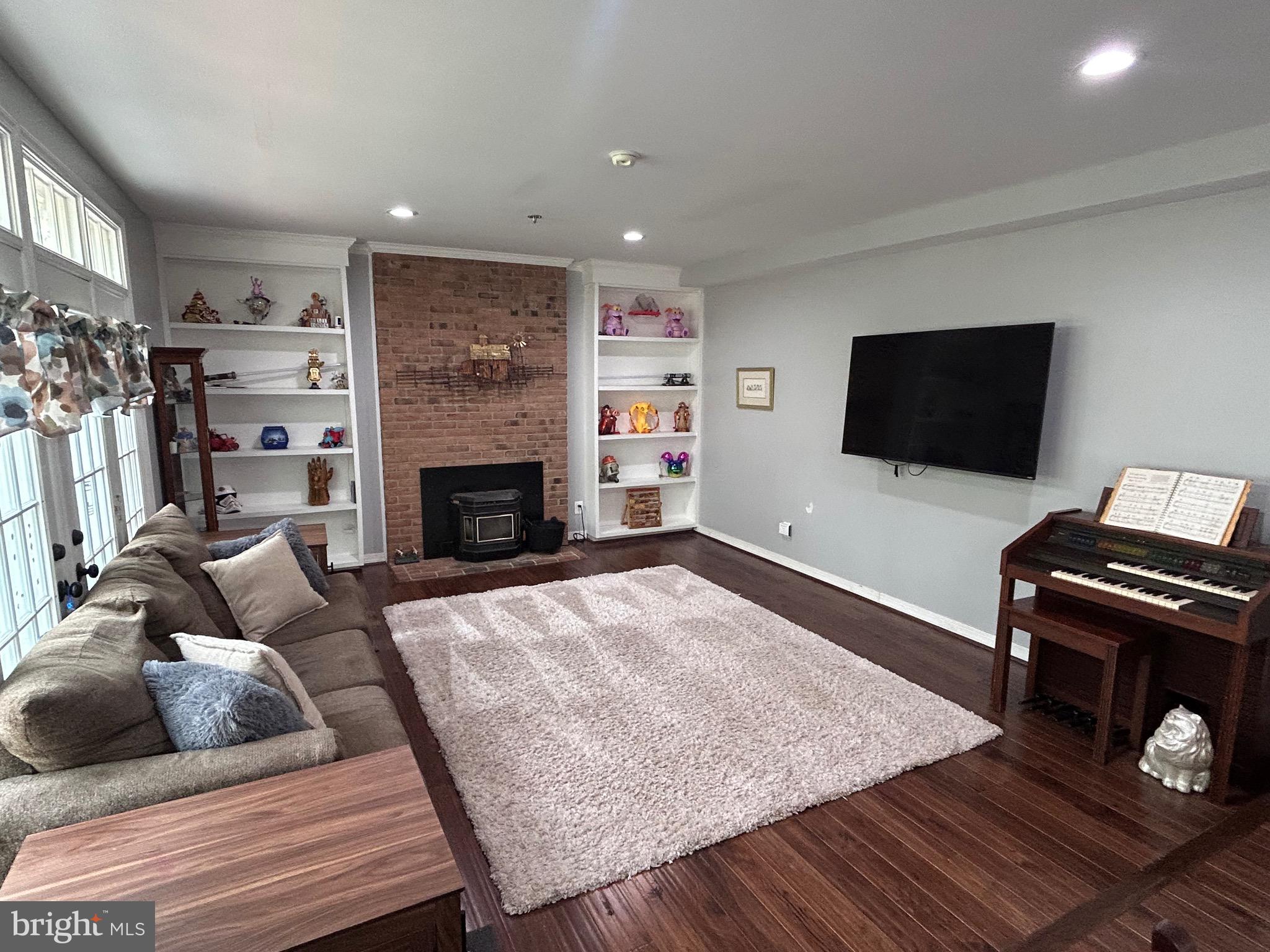 9406 Eagle Trace Fairfax Station, VA 22039 - Photo 16 of 39