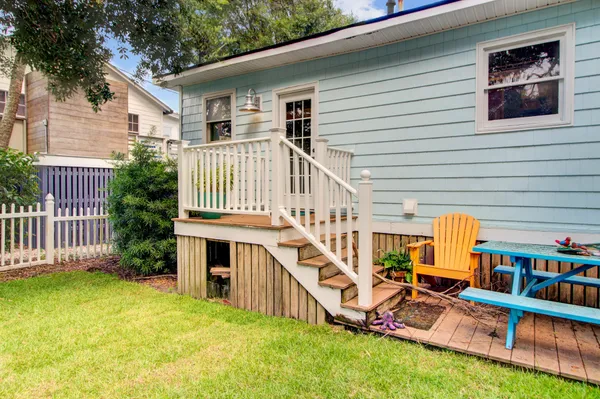 $975,000 | 504 East Cooper Avenue, Folly Beach, SC 29439