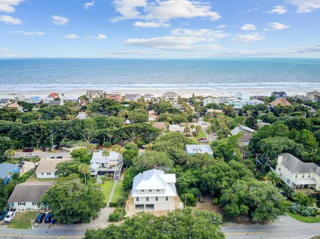 $998,500 | 504 East Cooper Avenue, Folly Beach, SC 29439