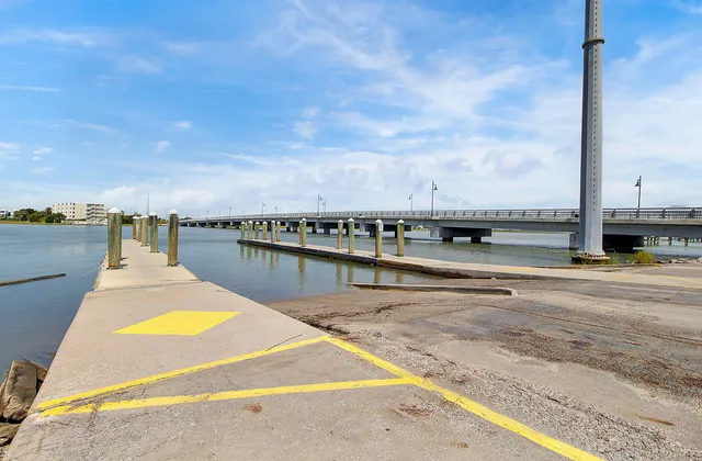 $998,500 | 504 East Cooper Avenue, Folly Beach, SC 29439