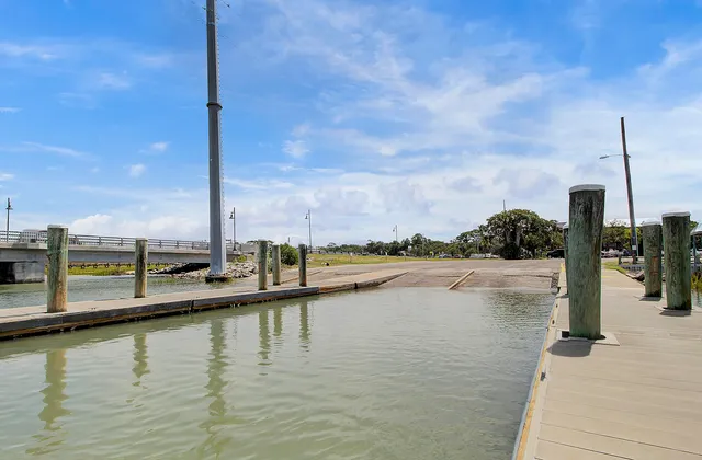 $998,500 | 504 East Cooper Avenue, Folly Beach, SC 29439