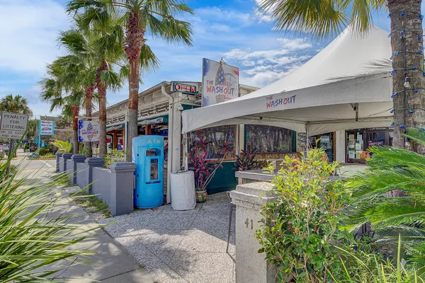 $975,000 | 504 East Cooper Avenue, Folly Beach, SC 29439