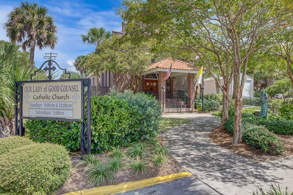 $975,000 | 504 East Cooper Avenue, Folly Beach, SC 29439