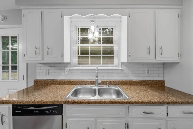 $1,500 | 352 Woodale Drive, Clarksville, TN 37042