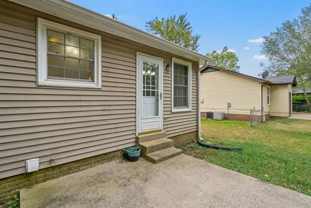 $1,500 | 352 Woodale Drive, Clarksville, TN 37042