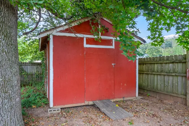 $1,500 | 352 Woodale Drive, Clarksville, TN 37042