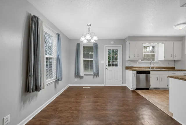 $1,500 | 352 Woodale Drive, Clarksville, TN 37042