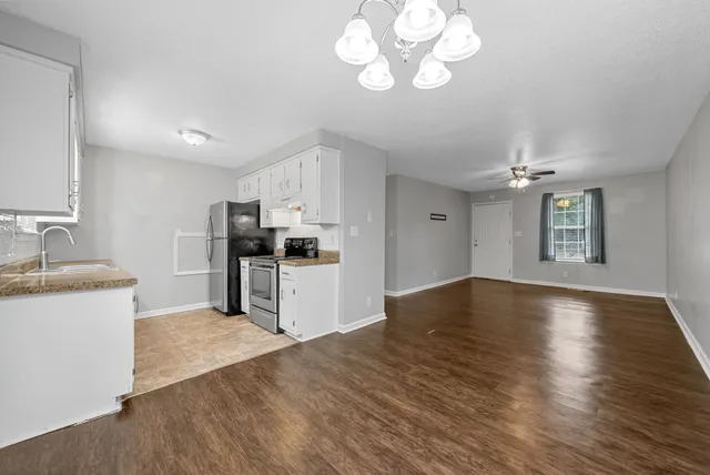 $1,500 | 352 Woodale Drive, Clarksville, TN 37042