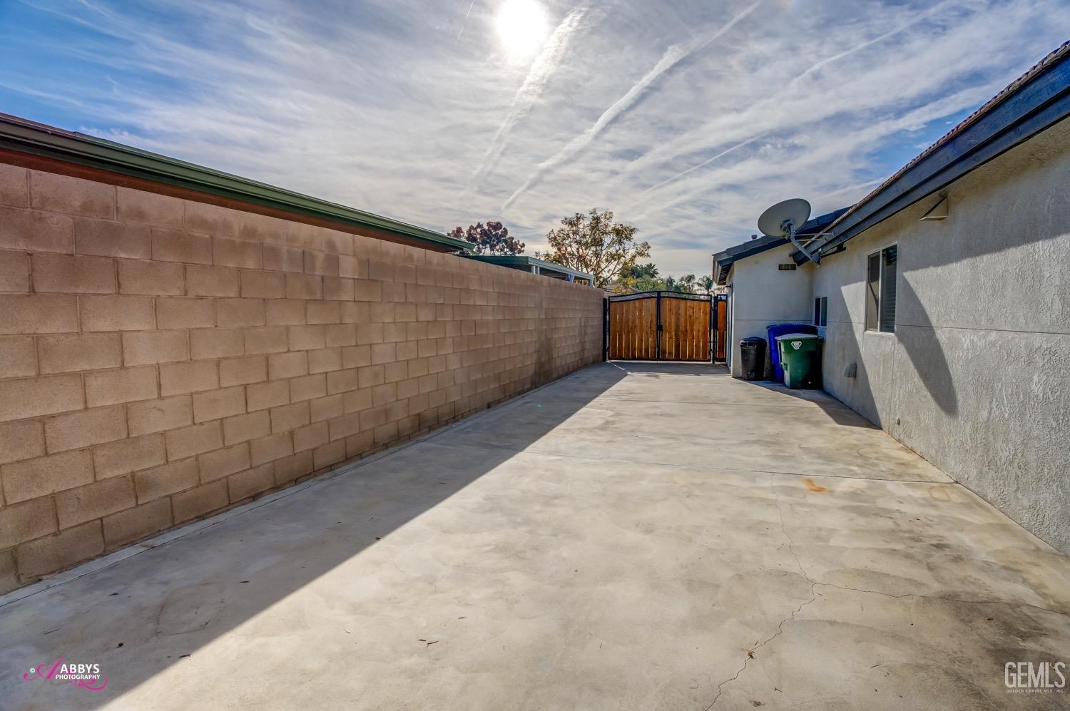 Undisclosed Address Bakersfield, CA 93312 - Photo 3 of 26