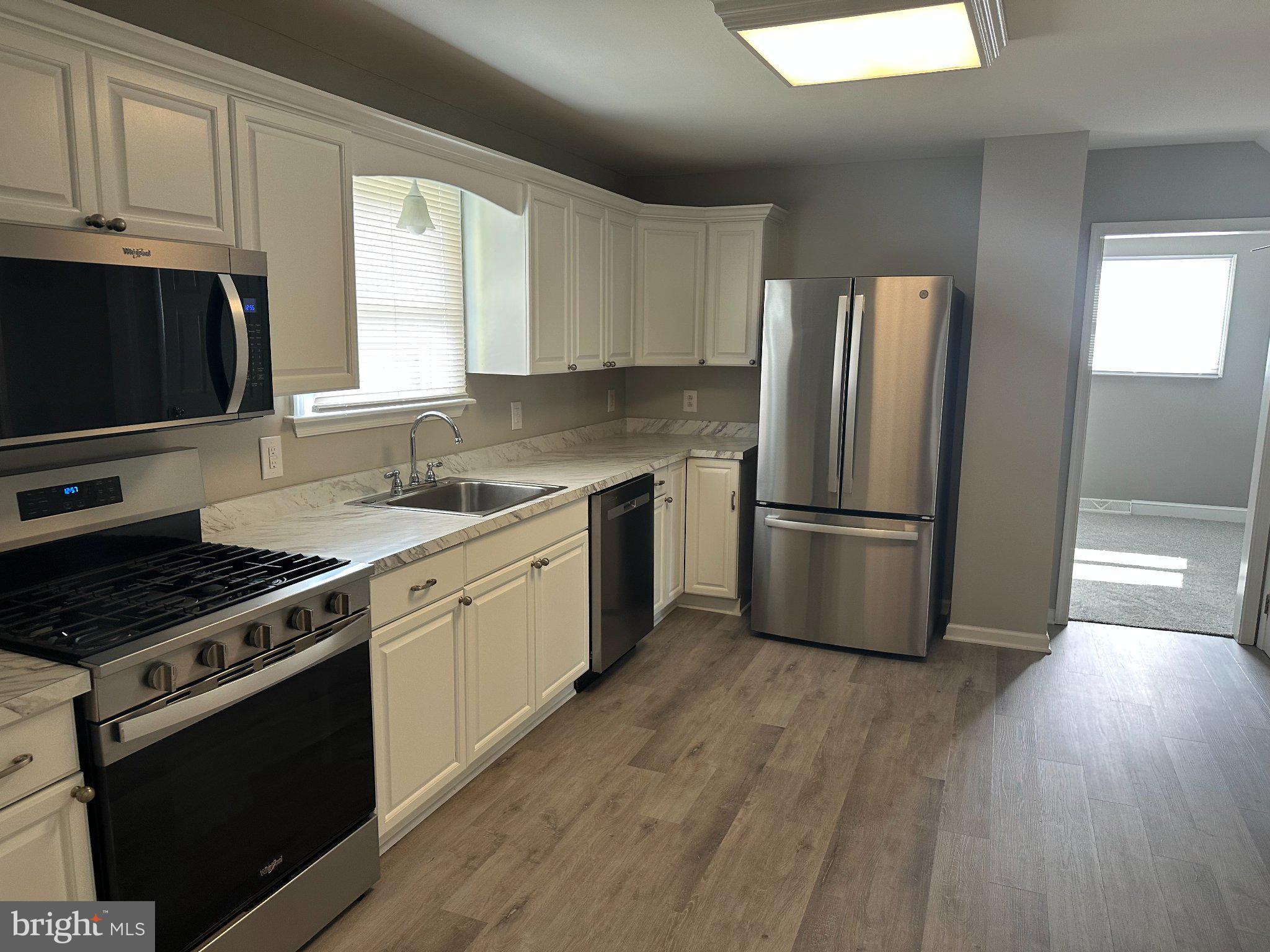 6 Chiming Road New Castle, DE 19720 - Photo 11 of 31 Modern kitchen with sleek finishes.