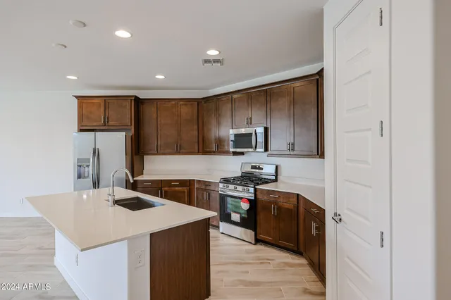 $2,800 | 7680 West Honeysuckle Drive, Peoria, AZ 85383