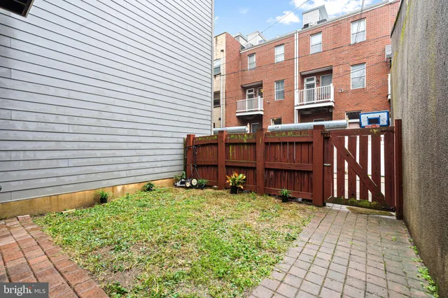 $1,950 | 729 South 12th Street, Unit 101, Philadelphia, PA 19147