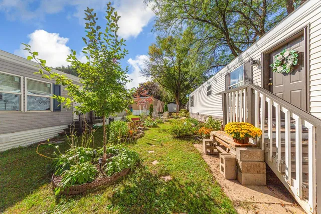 $55,000 | 2126 3rd Avenue Northwest, Unit 62, Owatonna, MN 55060