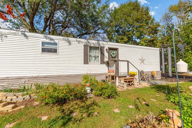 $55,000 | 2126 3rd Avenue Northwest, Unit 62, Owatonna, MN 55060