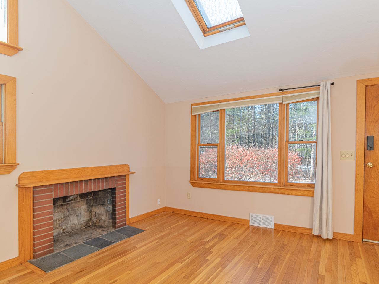 226 Country Club Road Laconia, NH 03246 - Photo 3 of 14