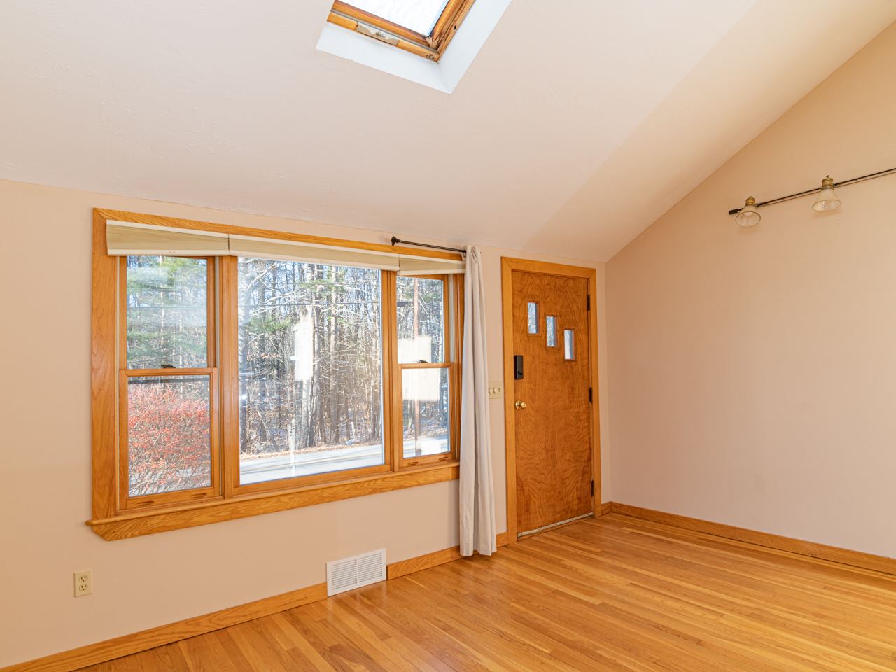 226 Country Club Road Laconia, NH 03246 - Photo 9 of 14