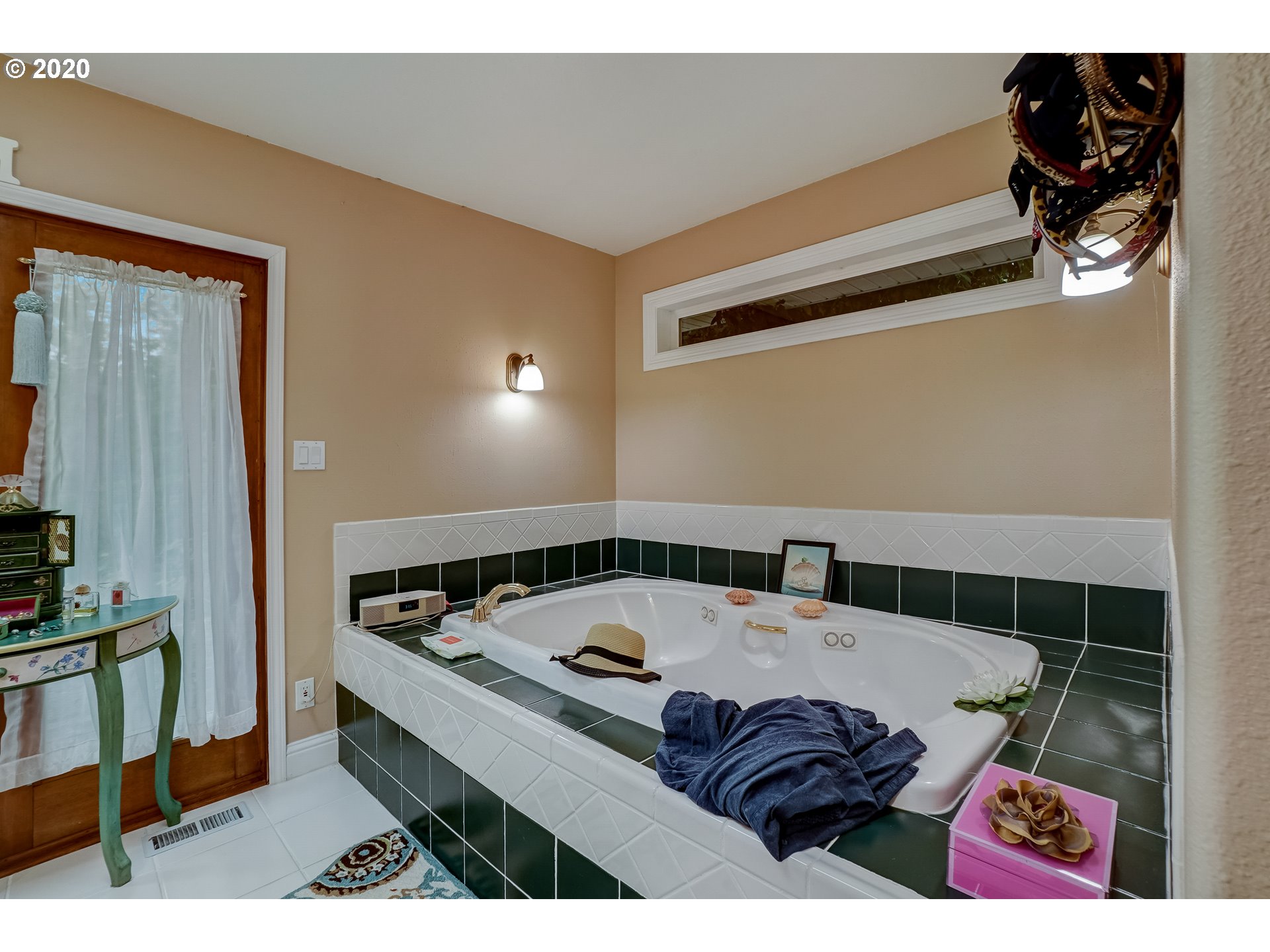 6751 Southwest Peyton Road Portland, OR 97223 - Photo 7 of 16 Gallery Image 7