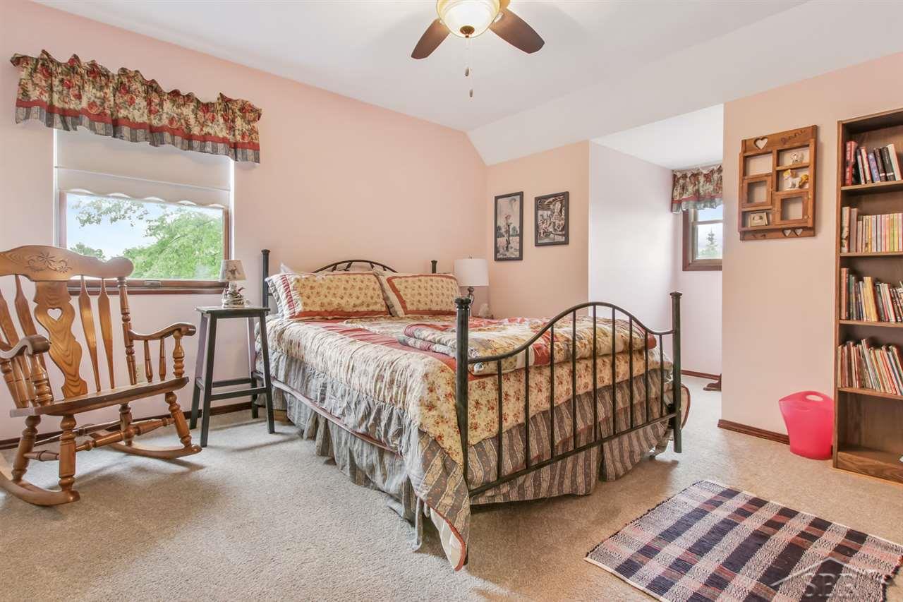 7150 West Freeland Road Freeland, MI 48623 - Photo 22 of 34 Bedroom 5