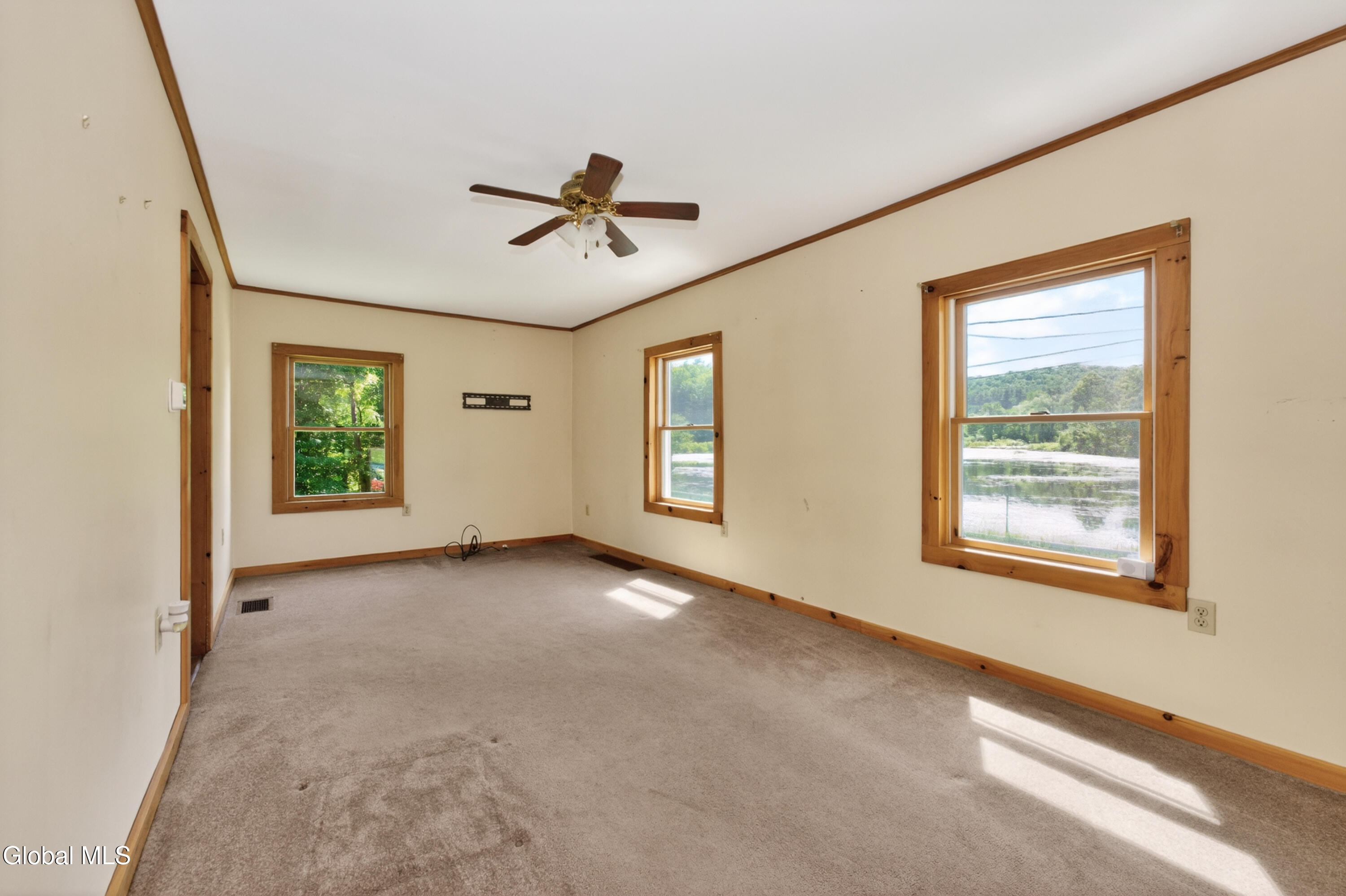652 County Rte 49 Cossayuna, NY 12823 - Photo 17 of 54 2 Livingroom 3