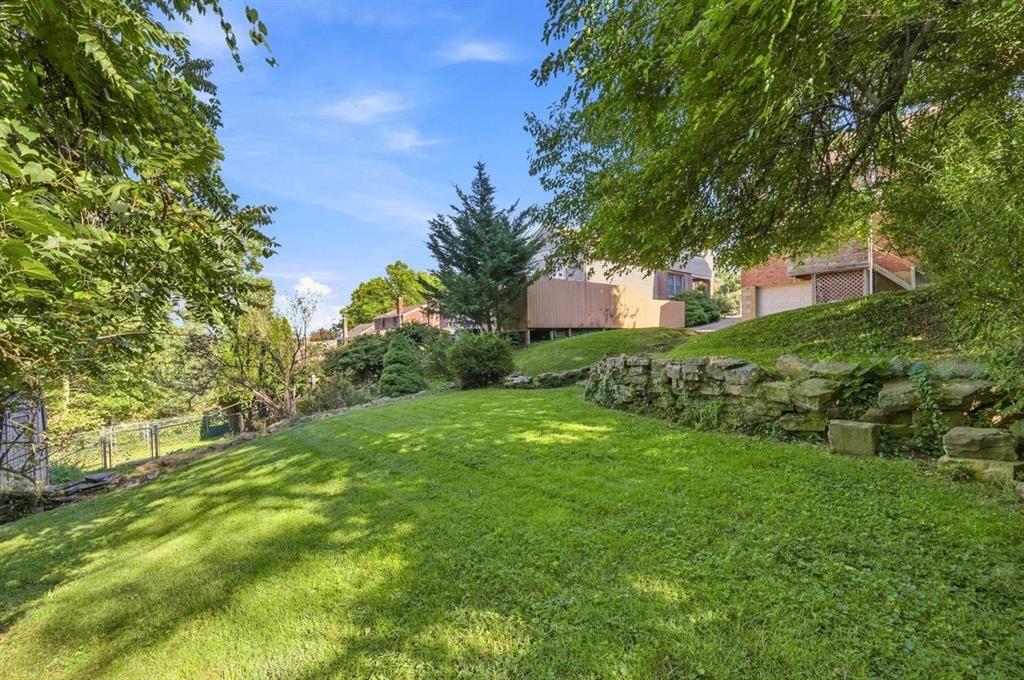 529 Old Farm Road Pittsburgh, PA 15234 - Photo 18 of 20 Gallery Image 18