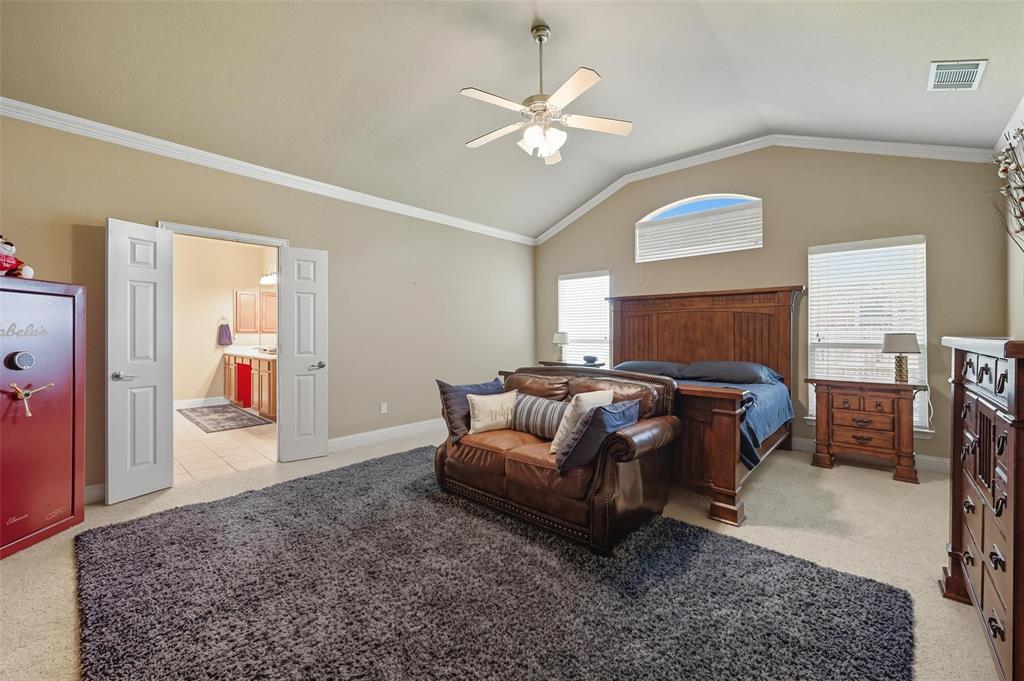 4501 Woodcrest Lane Mansfield, TX 76063 - Photo 15 of 39