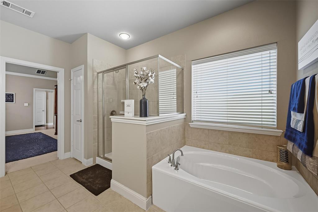 4501 Woodcrest Lane Mansfield, TX 76063 - Photo 18 of 39