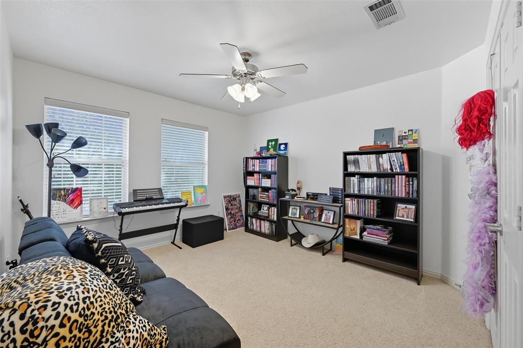 4501 Woodcrest Lane Mansfield, TX 76063 - Photo 27 of 39