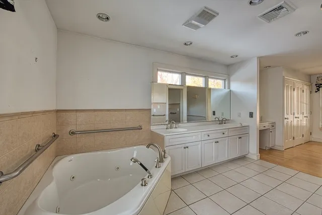 $824,900 | 470 Rockland Street, Brockton, MA 02301