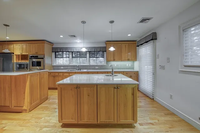 $824,900 | 470 Rockland Street, Brockton, MA 02301